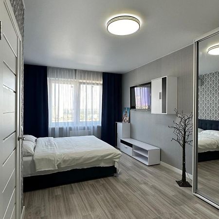 Є Генератор 1Кім Осокорки Вул Бориса Гмирі 20 Жк Патріотика Kiev Eksteriør billede